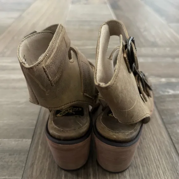 Freebird Quail sandals size 6