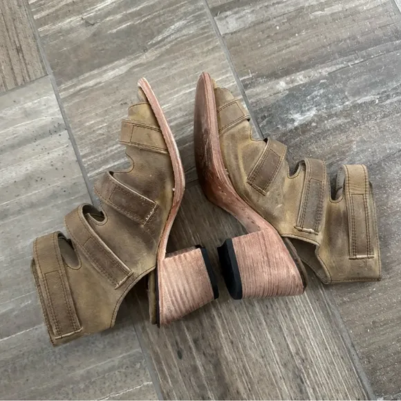 Freebird Quail sandals size 6