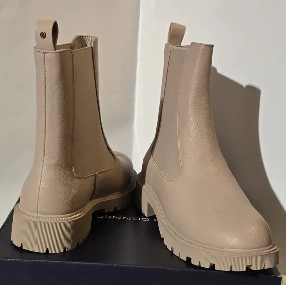 French Connection Women's Reyah Chelsea Lug Sole Boots, Size 7 Taupe color.