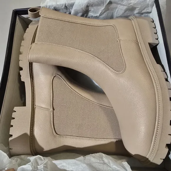 French Connection Women's Reyah Chelsea Lug Sole Boots, Size 7 Taupe color.