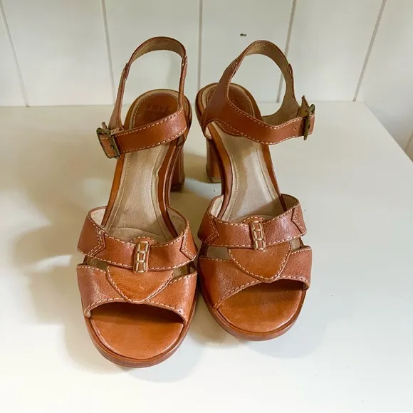 Frye and Company Sofia Stitch heeled sandals shoes Leather Upper Size 9.5M brown