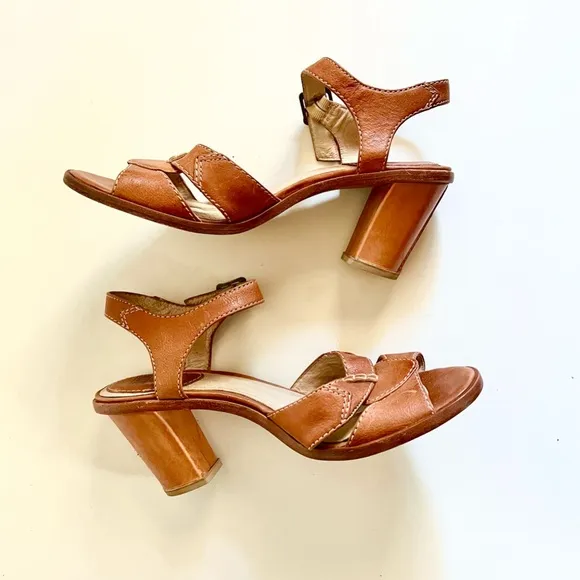 Frye and Company Sofia Stitch heeled sandals shoes Leather Upper Size 9.5M brown