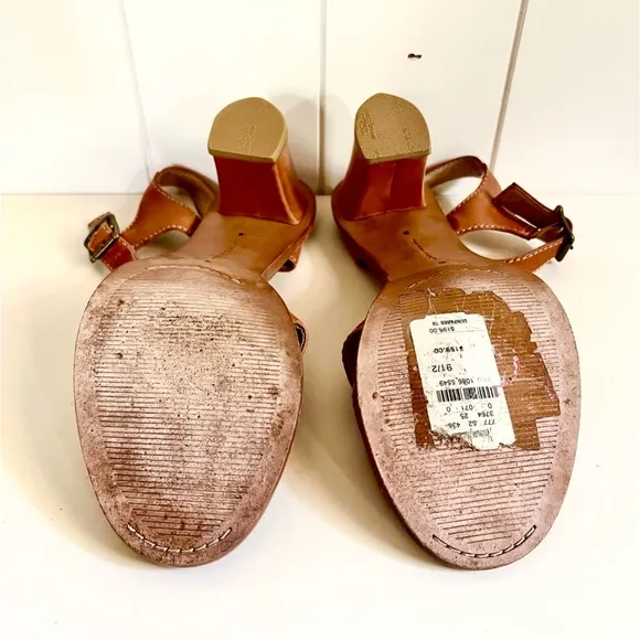 Frye and Company Sofia Stitch heeled sandals shoes Leather Upper Size 9.5M brown
