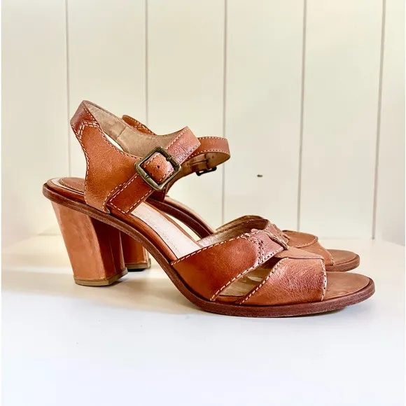 Frye and Company Sofia Stitch heeled sandals shoes Leather Upper Size 9.5M brown