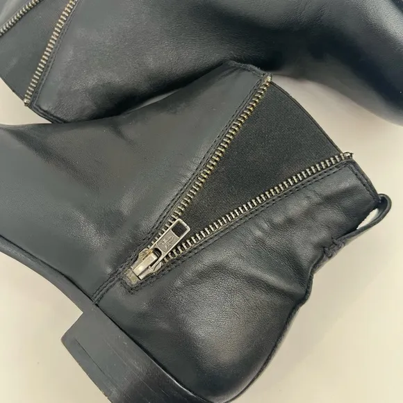Frye Carly chelsea black leather ankle boots