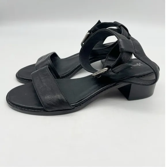 Frye CINDY Black leather strappy sandals. Size 7.5