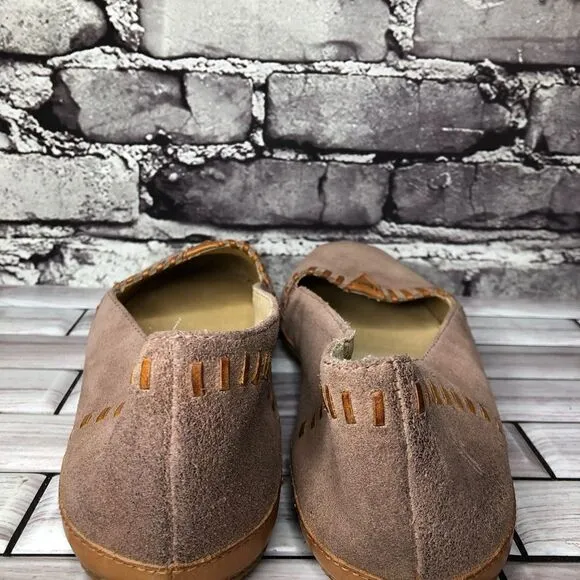 Frye Company Taupe Suede Leather Slip On Flats Shoes Women’s Sz 9.5M US/40EU.