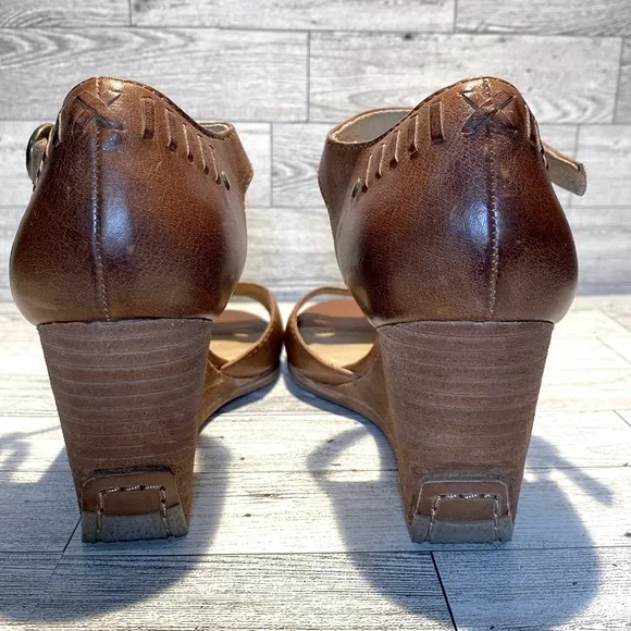 FRYE Dierdre Women's Ankle Strap Brown Leather Wedge Sandals Size 9