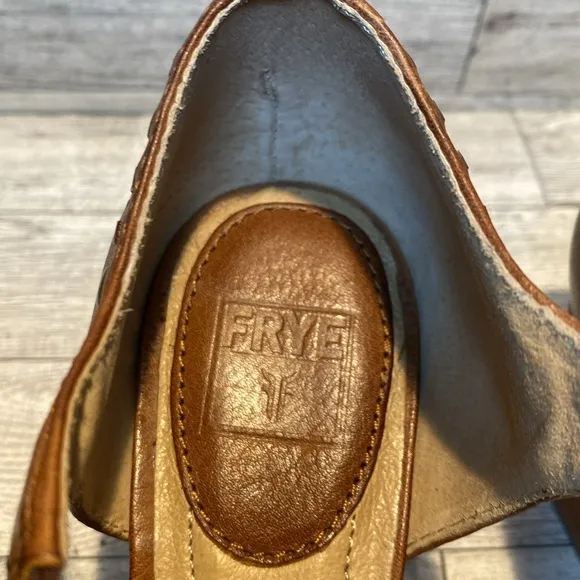 FRYE Dierdre Women's Ankle Strap Brown Leather Wedge Sandals Size 9