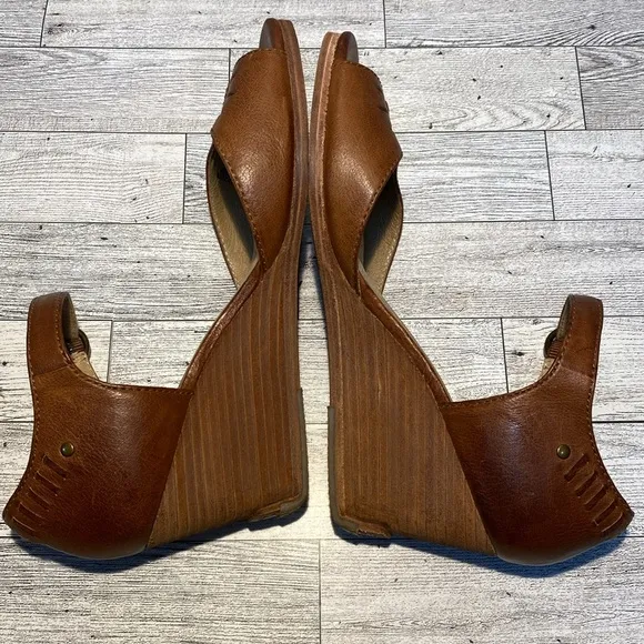 FRYE Dierdre Women's Ankle Strap Brown Leather Wedge Sandals Size 9