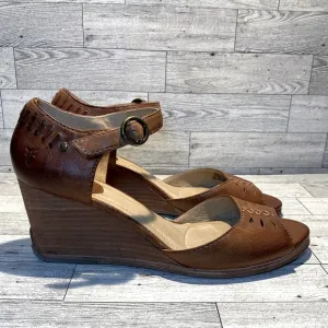 FRYE Dierdre Women's Ankle Strap Brown Leather Wedge Sandals Size 9