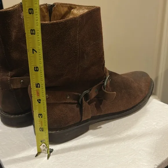 Frye men’s brown suede leather buckle side zipper calf length boots size 10.5