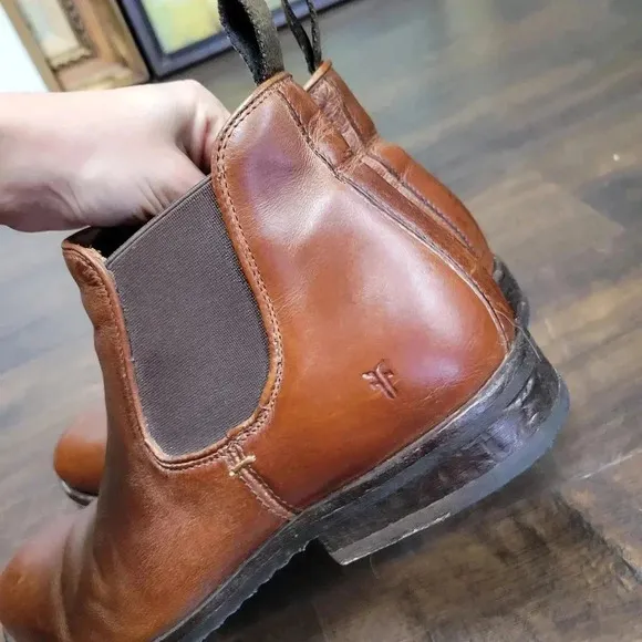 Frye Men's Grant Chelsea Leather Boots  Cognac Brown Size 9