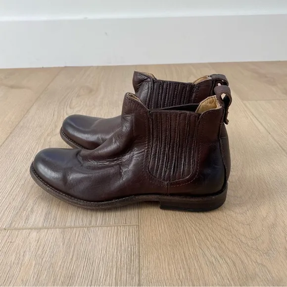 Frye Phillip Chelsea boots women's brown size 7