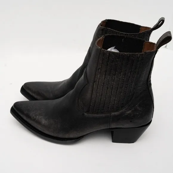 Frye. Sacha Chelsea Boot.