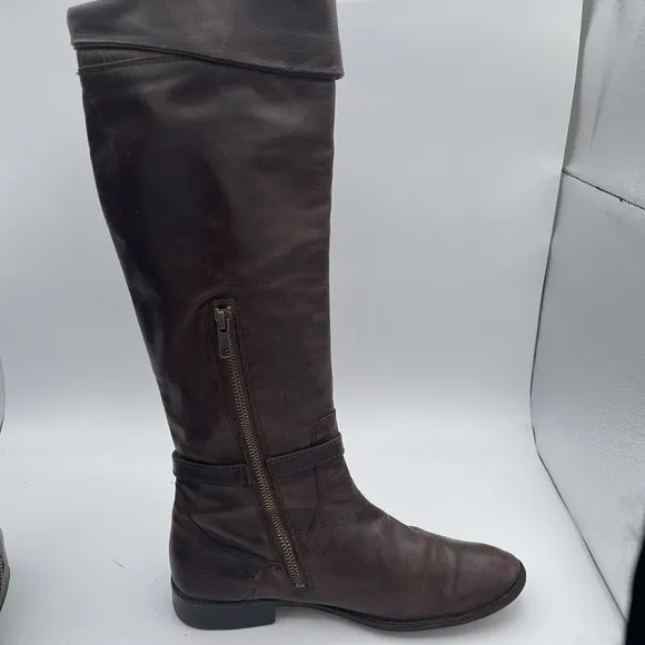 Frye Tall Knee High Riding Boots Women's Size 8 Brown Leather Buckle Side Zip
