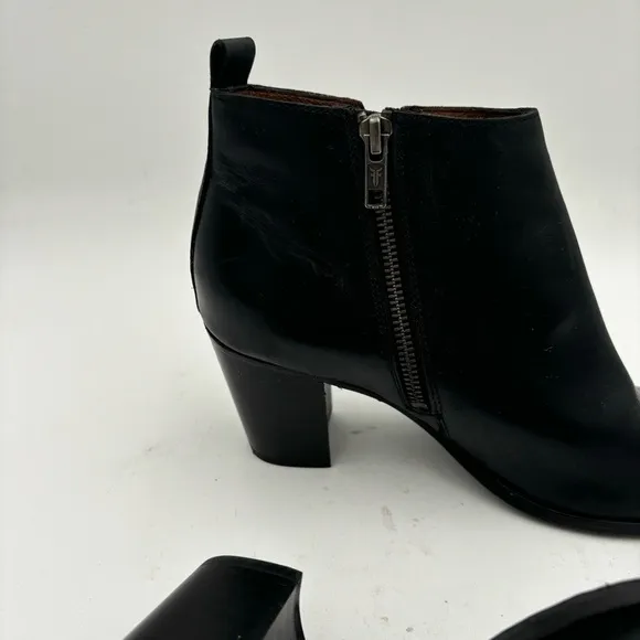 Frye Women’s 8.5 Smooth Black Leather Side Zip Ankle Boots