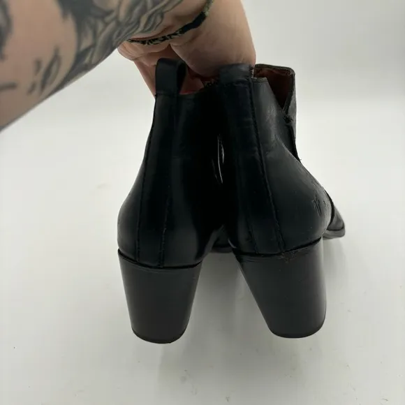 Frye Women’s 8.5 Smooth Black Leather Side Zip Ankle Boots