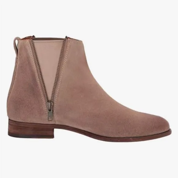 FRYE Women's Carly Zip Chelsea Boot size 8.5  NEW