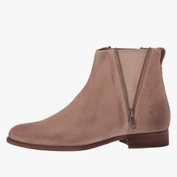 FRYE Women's Carly Zip Chelsea Boot size 8.5  NEW