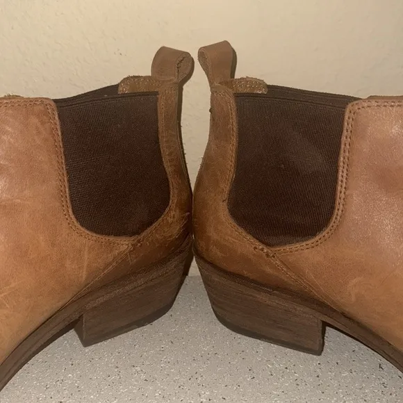 Frye Women’s Chelsea Brown Leather Boots Size 7‎