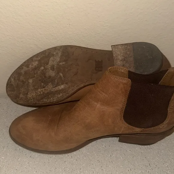 Frye Women’s Chelsea Brown Leather Boots Size 7‎