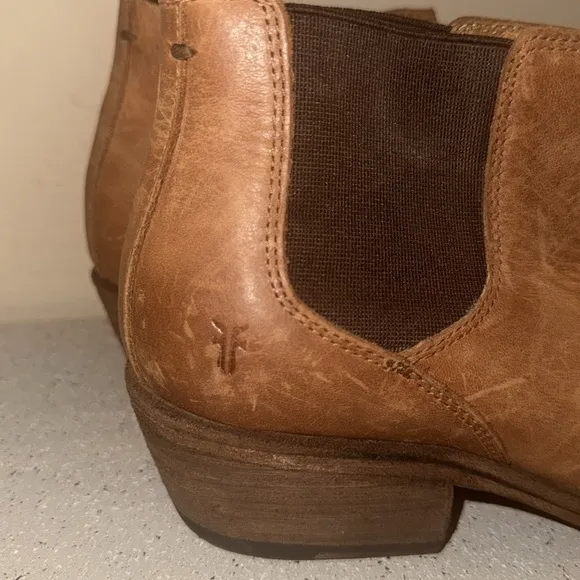 Frye Women’s Chelsea Brown Leather Boots Size 7‎