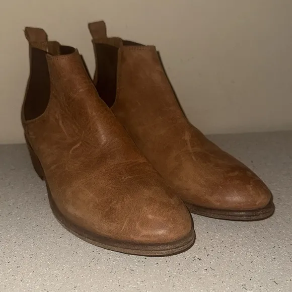Frye Women’s Chelsea Brown Leather Boots Size 7‎
