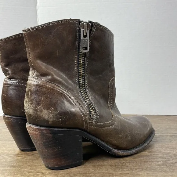 Frye Women’s Leather Leslie 76751 Brown  Ankle Side Zip Booties Boots, size 8.5