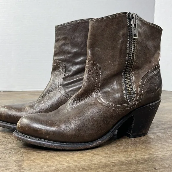 Frye Women’s Leather Leslie 76751 Brown  Ankle Side Zip Booties Boots, size 8.5