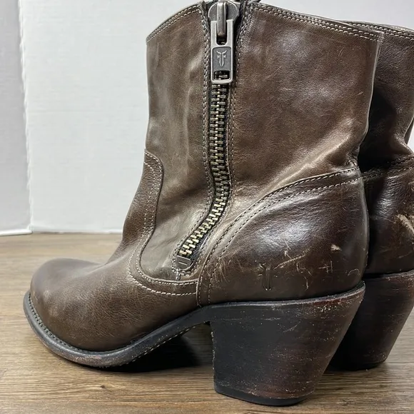 Frye Women’s Leather Leslie 76751 Brown  Ankle Side Zip Booties Boots, size 8.5