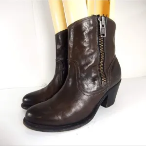 Frye Women's Leslie size 7,5 B Brown Leather Ankle Side Zip Booties Boots