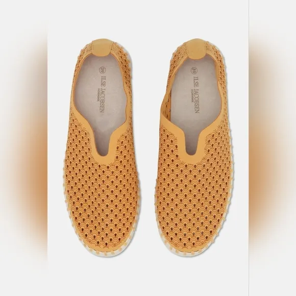 Fun! Ilse Jacobsen Denmark Tulip Perforated Flats in Golden Nugget Suede 38 7.5