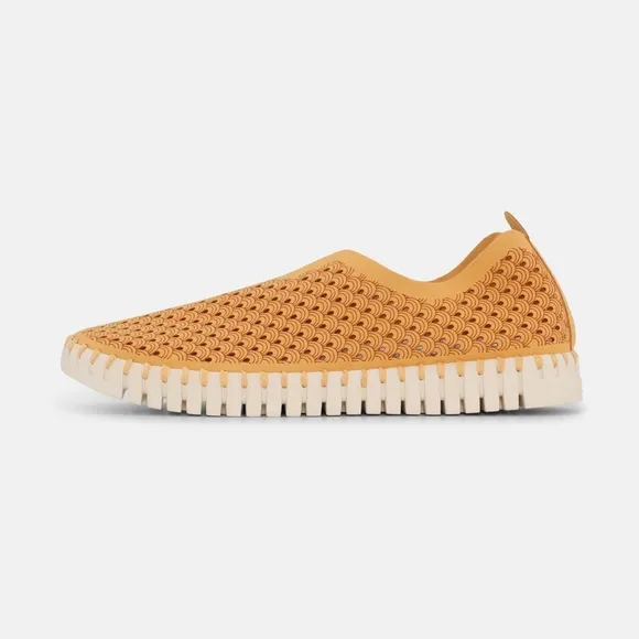 Fun! Ilse Jacobsen Denmark Tulip Perforated Flats in Golden Nugget Suede 38 7.5