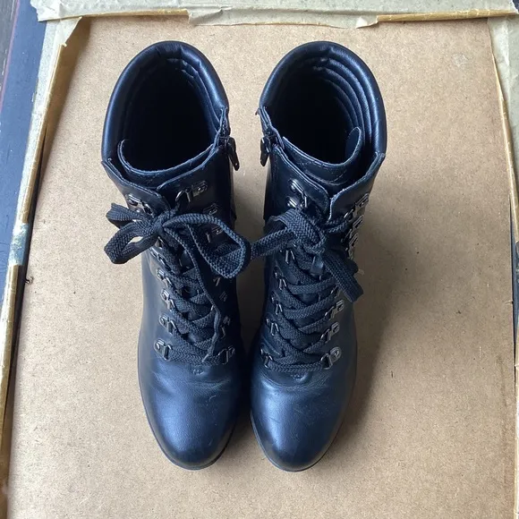 G by Guess Women's Black Lace-Up Boots with side zipper, size 8.5