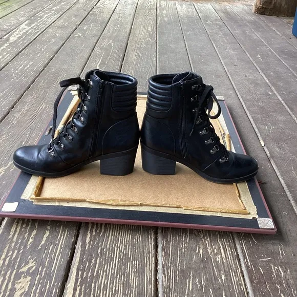 G by Guess Women's Black Lace-Up Boots with side zipper, size 8.5