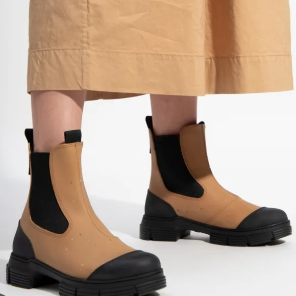 GANNI TWO TONE CHELSEA BOOTS