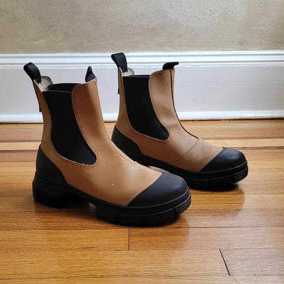 GANNI TWO TONE CHELSEA BOOTS