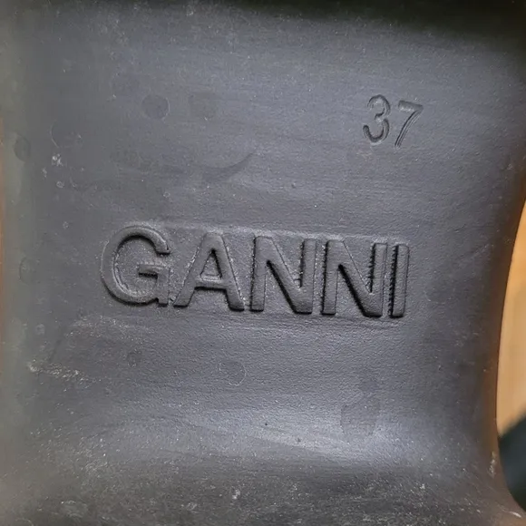 GANNI TWO TONE CHELSEA BOOTS