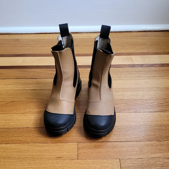 GANNI TWO TONE CHELSEA BOOTS