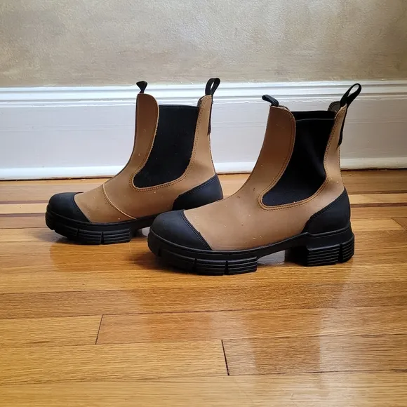 GANNI TWO TONE CHELSEA BOOTS