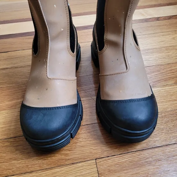GANNI TWO TONE CHELSEA BOOTS