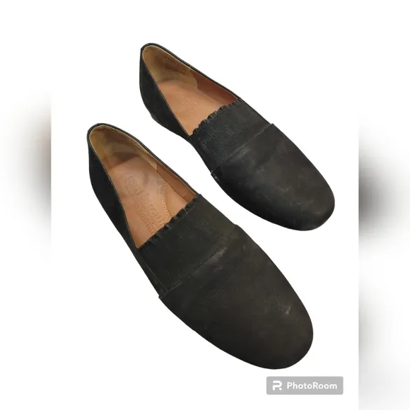 GENTLE SOULS by Kenneth Cole Suede and Leather Flats