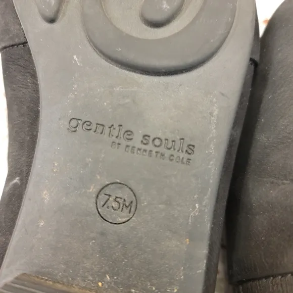 GENTLE SOULS by Kenneth Cole Suede and Leather Flats