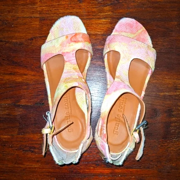Gentle souls Gisele tropical multi wedge sandals 7 new