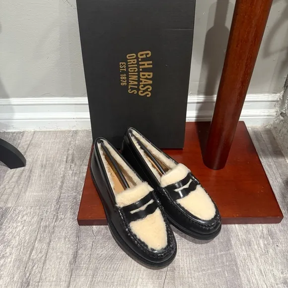 G.H Bass WOMENS WHITNEY COZYWEEJUNS LOAFER‎