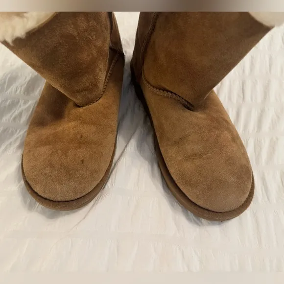 Girls Bow Ugg Boots!