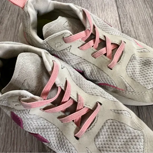 Girls Pink Veja Sneakers