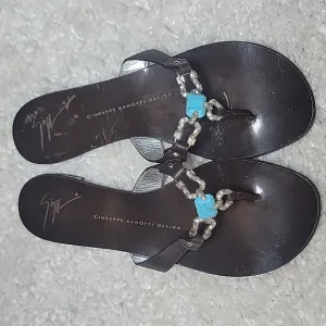 GIUSEPPE ZANOTTI Brown And  Bling Horseshoe And Turquoise Thong Slides Size 37