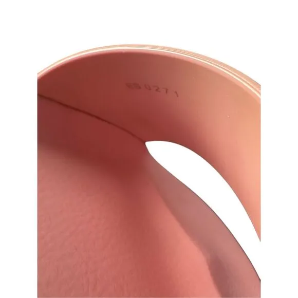 Givenchy Paris Made in Italy women’s bubble gum pink slides size 38 US 7. #S1968